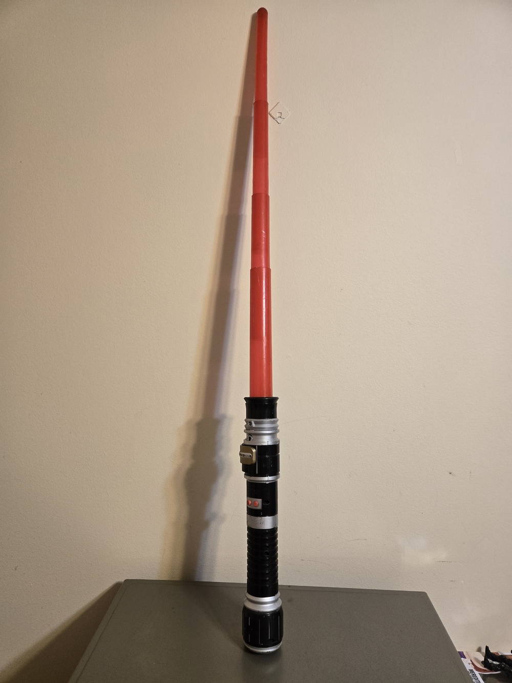 2009 Hasbro Star Wars Darth Vader Red Telescoping Lightsaber Toy